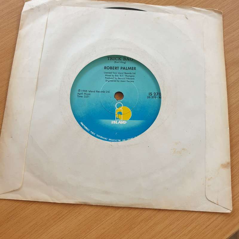 Robert Palmer  Addicted To Love - Vinyl 7" Record - Very-Good+ Quality (VG+)