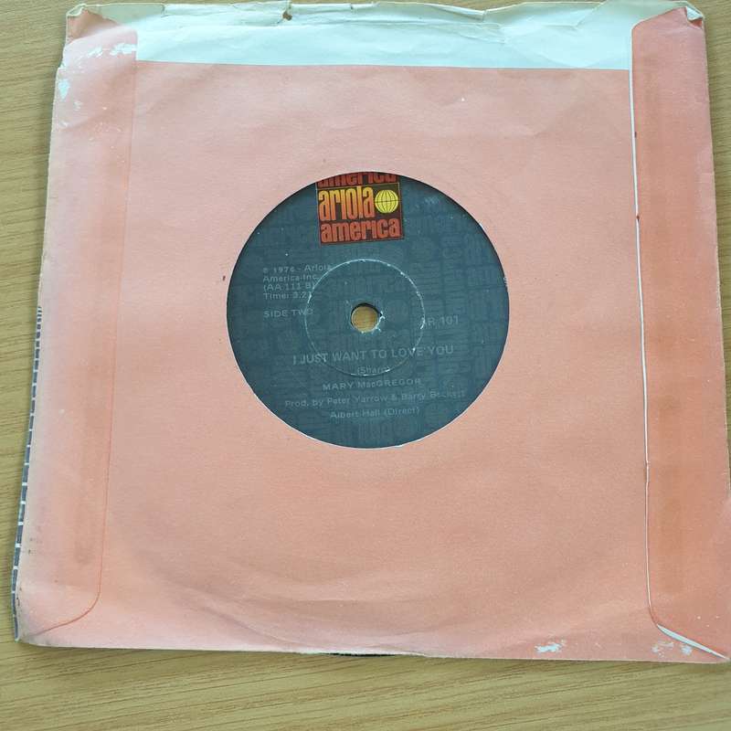 Mary MacGregor  Torn Between Two Lovers  - Vinyl 7" Record  (VG+)