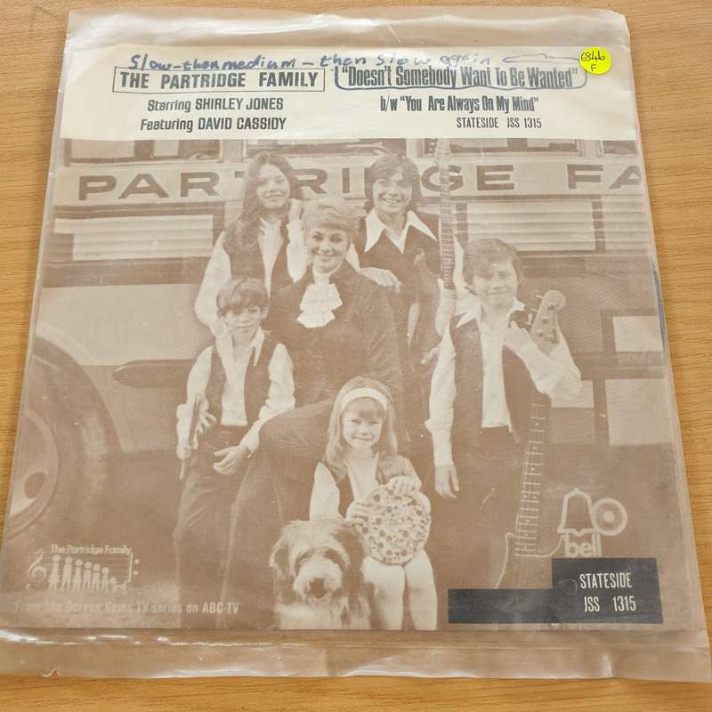 The Partridge Family  Doesn't Somebody Want To Be Wanted - Vinyl 7" Record (Fair)