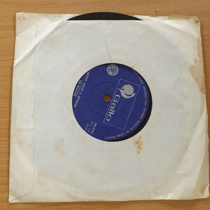 The Dealians  Look Out Here Comes To-Morrow / Never Trust A Woman - Vinyl 7" Record (VG+)