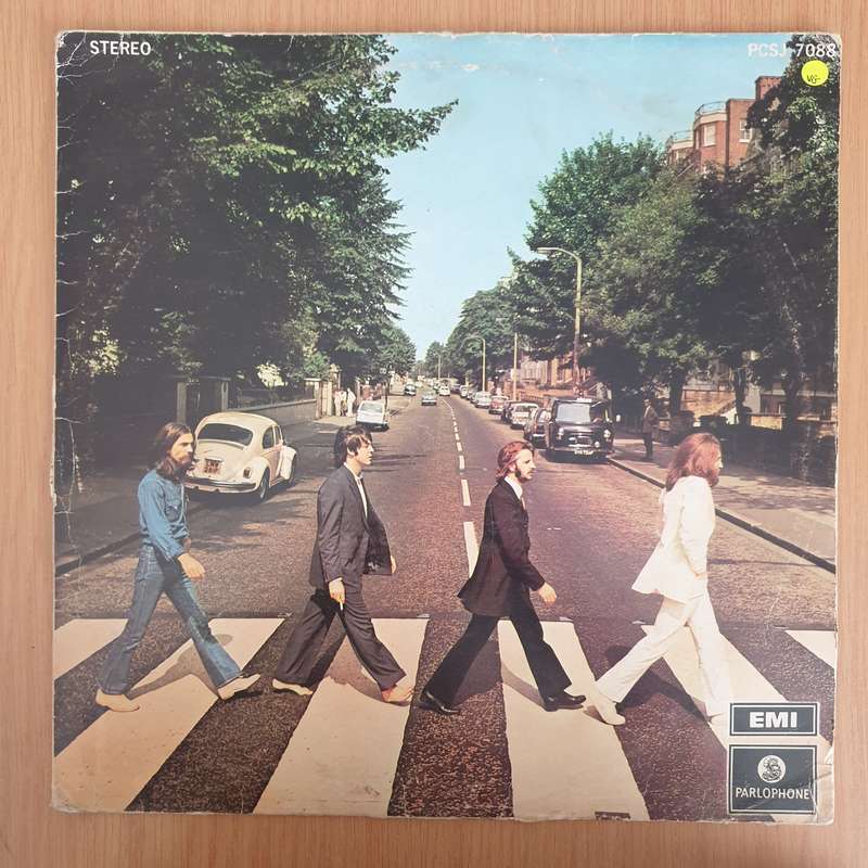 The Beatles  Abbey Road  Vinyl LP Record - Very-Good Quality (VG)  (verry)