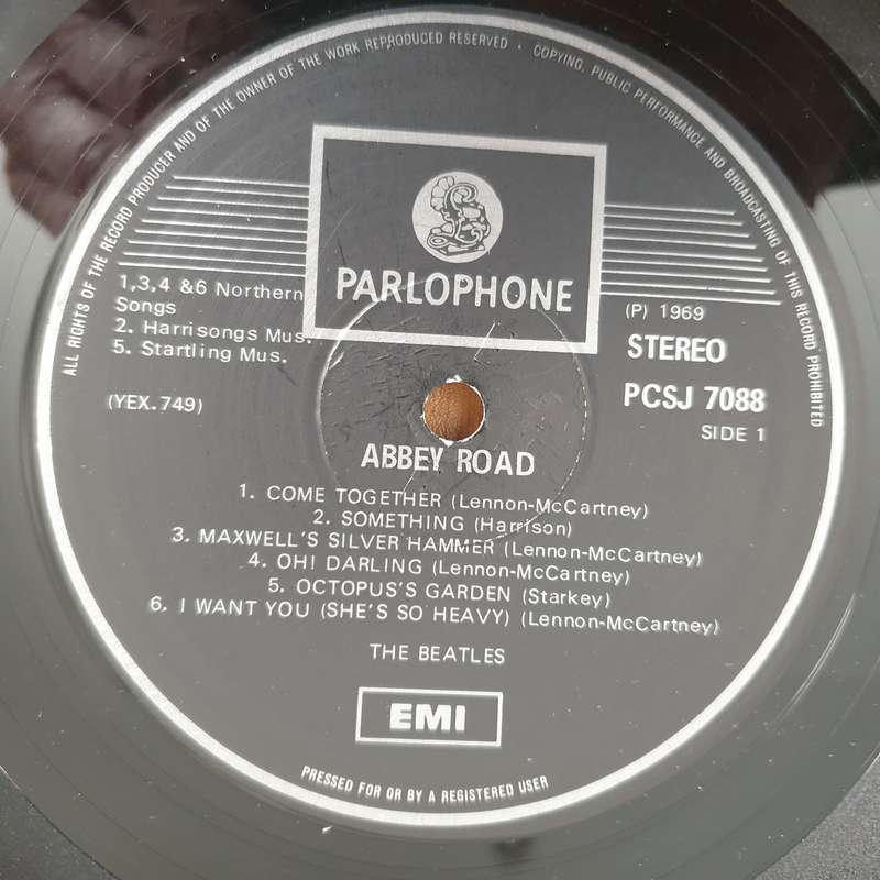 The Beatles  Abbey Road  Vinyl LP Record - Very-Good Quality (VG)  (verry)