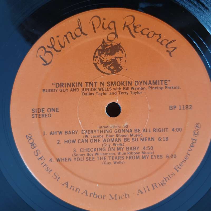 Buddy Guy & Junior Wells - Drinkin' TNT 'N' Smokin' Dynamite - With Bill Wyman, Pinetop Perkins, ...
