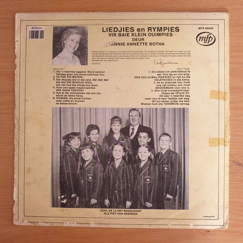 Liedjies en Rympies vir baie klein kinders - Tannie Annette Botha  Vinyl LP Record  (G+)