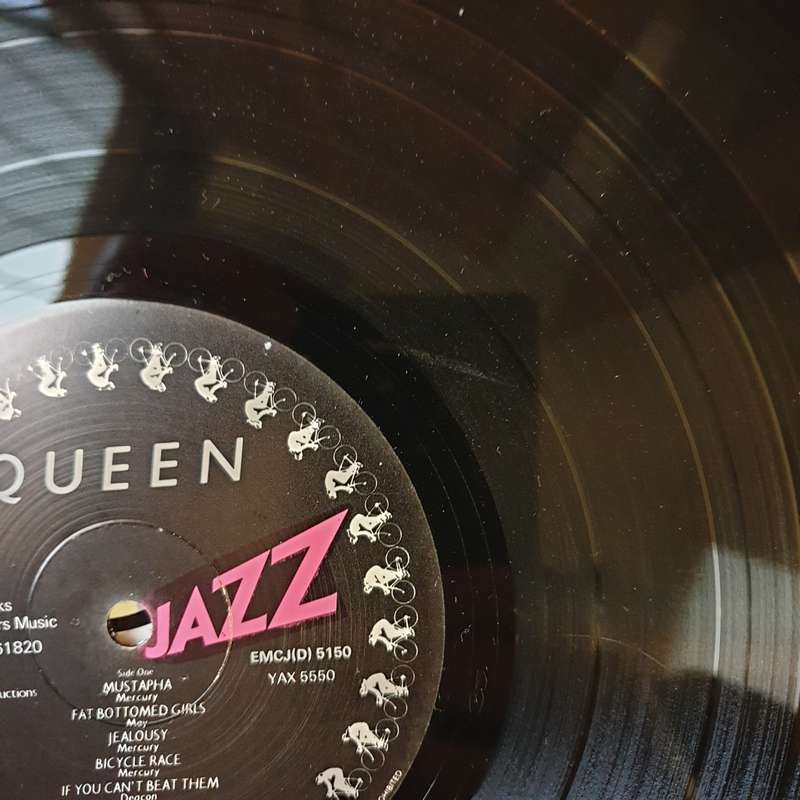 Queen  Jazz - Vinyl LP Record - Very-Good+ Quality (VG+)