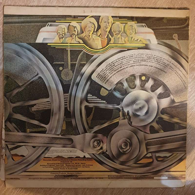 Commodores  Hot On The Tracks - Vinyl LP Record - Opened  - Very-Good Quality (VG)