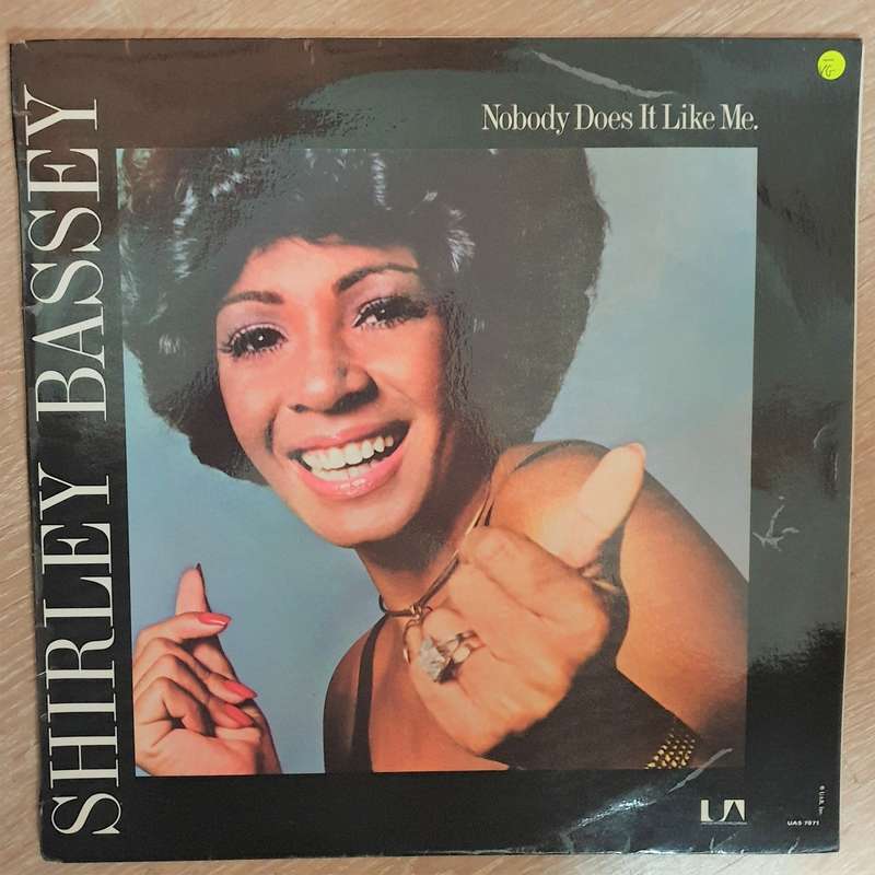 Shirley Bassey - Nobody Does It Like Me  - Vinyl LP Record - Opened  - Very-Good- Quality (VG-)