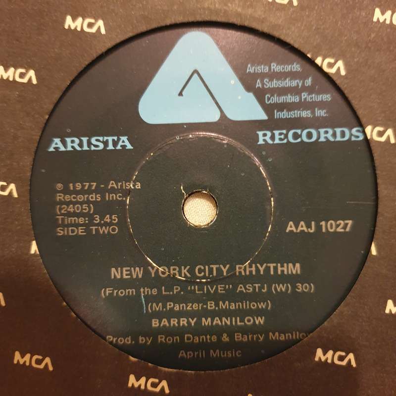 Barry Manilow  Looks Like We Made It  - Vinyl 7" Record - Opened  - Very-Good Quality (VG)