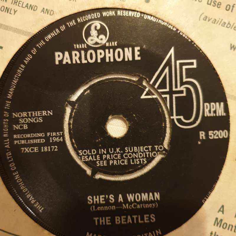 The Beatles  I Feel Fine - Vinyl 7" Record - Very-Good+ Quality (VG+)