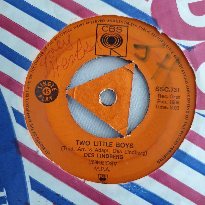Des Lindberg  Two Little Boys / Ramblin' Boy - Vinyl 7" Record - Opened  - Very-Good Qualit...