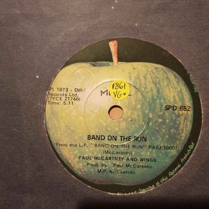 Paul McCartney And Wings  Band On The Run - Vinyl 7" Record - Opened  - Very-Good Quality (VG)
