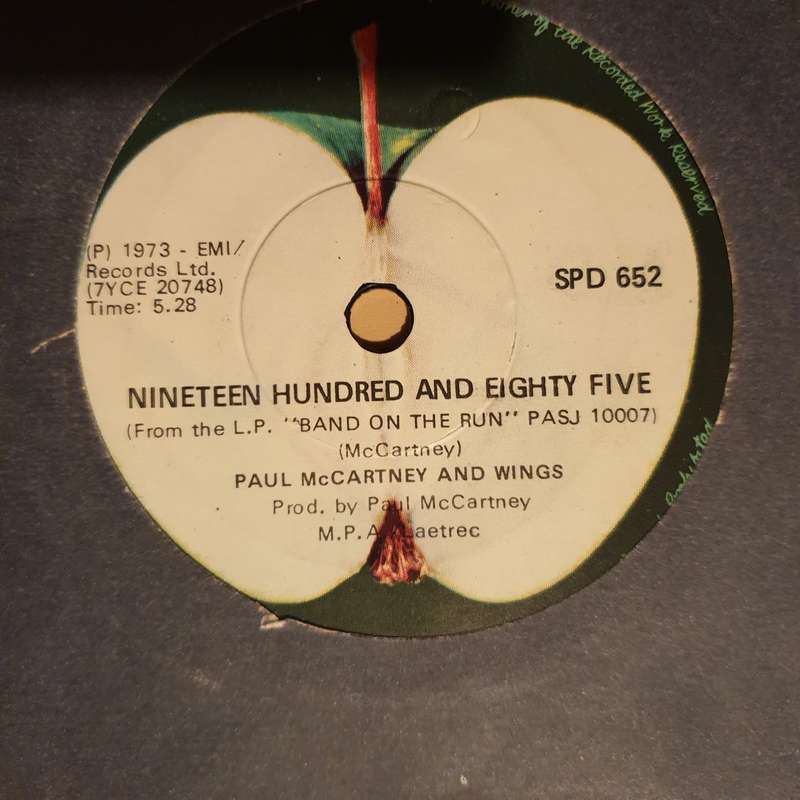Paul McCartney And Wings  Band On The Run - Vinyl 7" Record - Opened  - Very-Good Quality (VG)