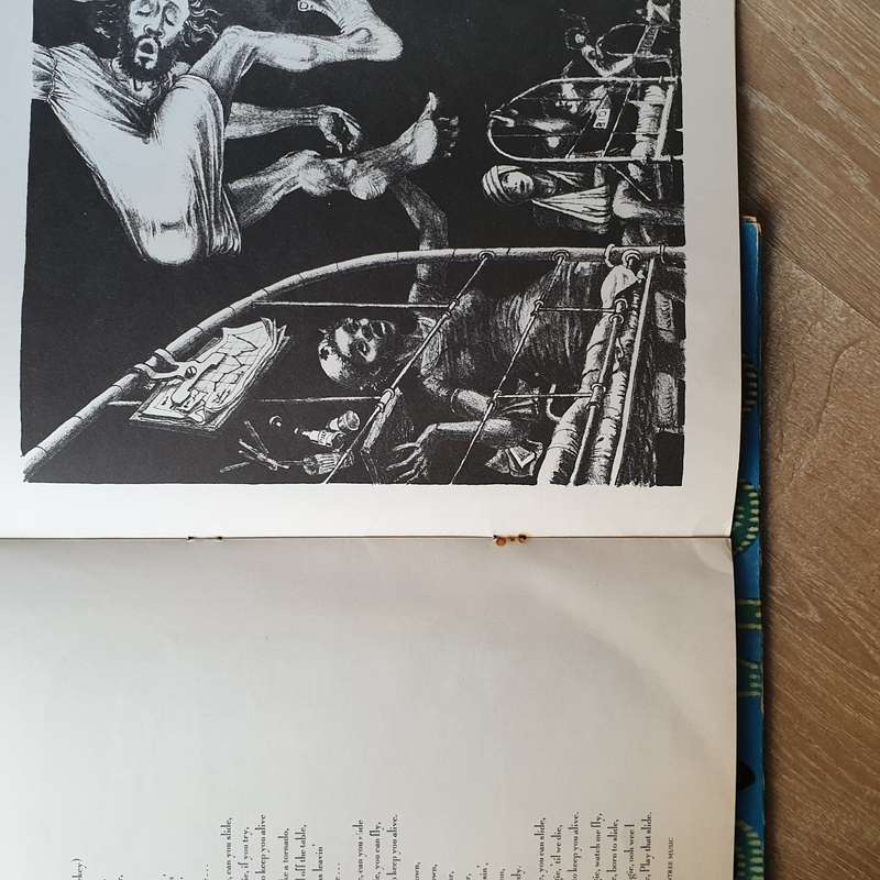 Ringo Starr - Ringo with Booklet - Vinyl LP Record - Opened  - Very-Good- Quality (VG-)