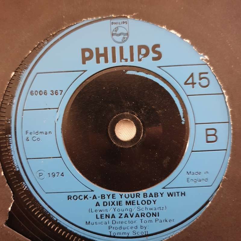 Lena Zavaroni  Ma! (He's Making Eyes At Me) - Vinyl 7" Record - Very-Good- Quality (VG-)