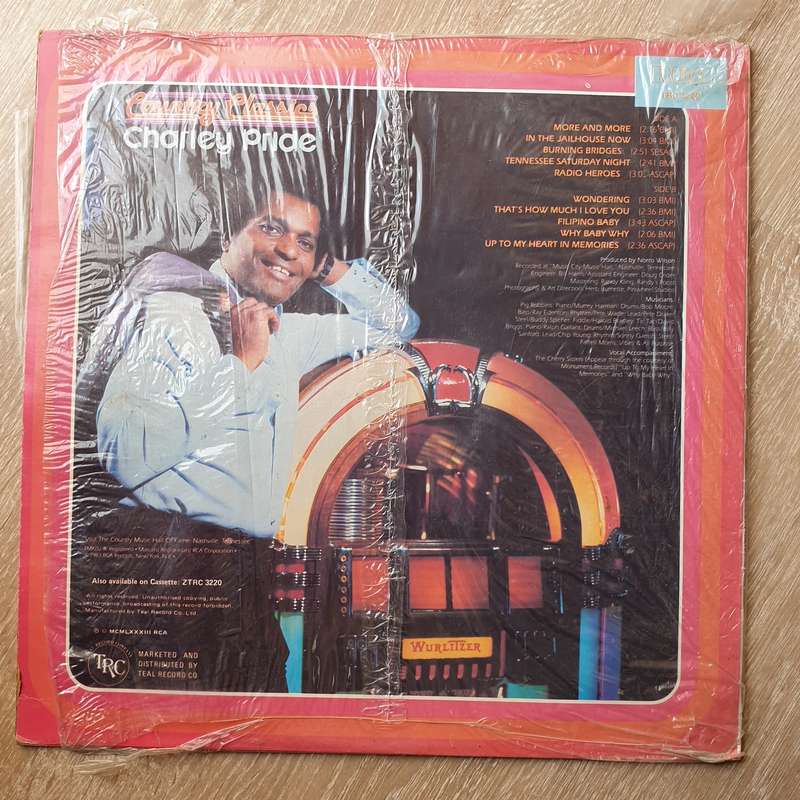 Charley Pride - Country Classics - Vinyl LP Record - Very-Good+ Quality (VG+)