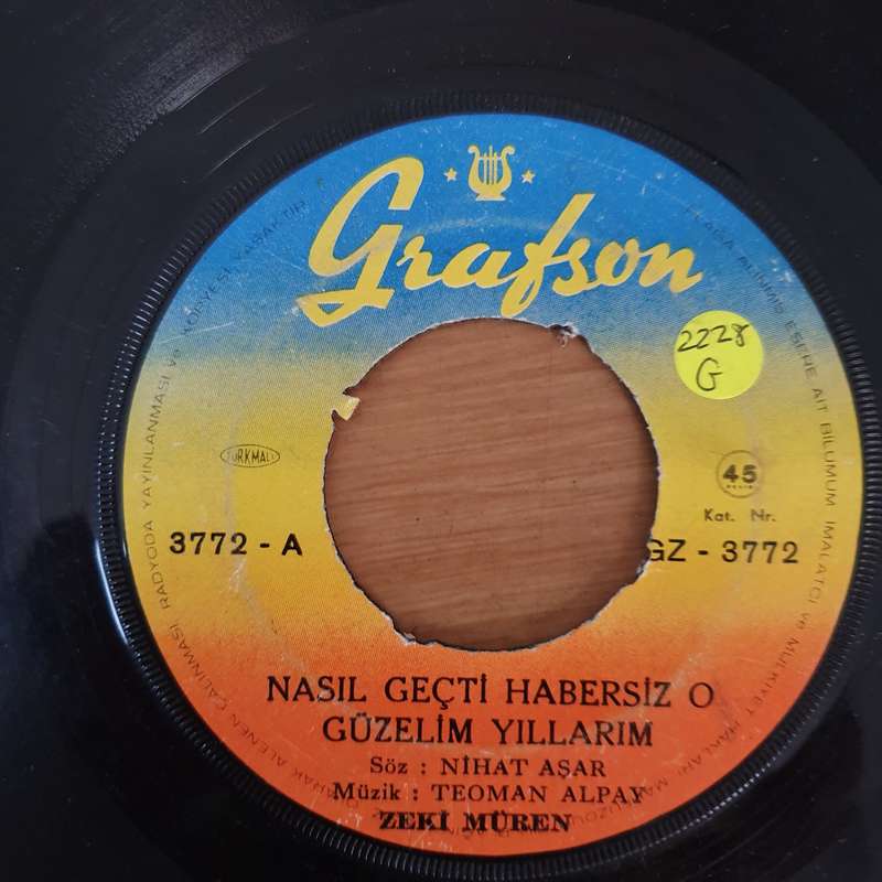 Zeki Müren  Nasıl Geçti Habersiz O Güzelim Yıllarım / Ben Gamlı Hazan Sense Bahar - ...