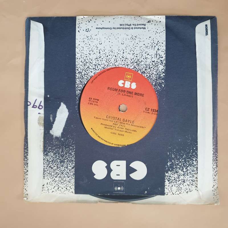 Crystal Gayle  Half The Way - Vinyl 7" Record - Very-Good+ Quality (VG+)