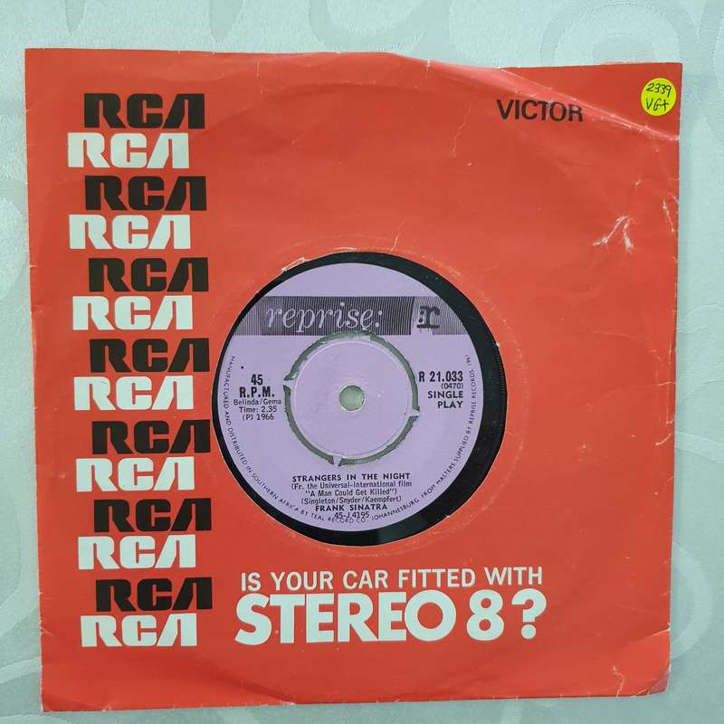 Frank Sinatra  Strangers In The Night - Vinyl 7" Record - Very-Good+ Quality (VG+)