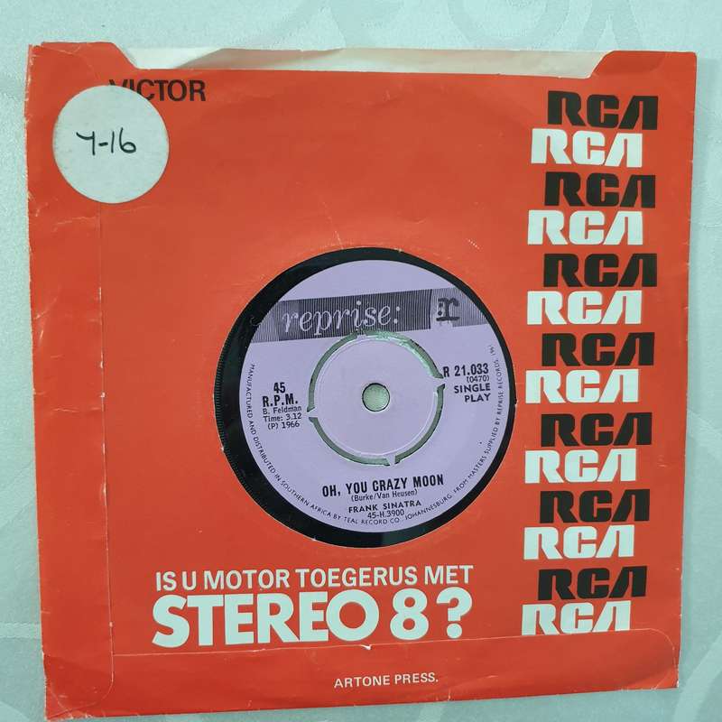 Frank Sinatra  Strangers In The Night - Vinyl 7" Record - Very-Good+ Quality (VG+)