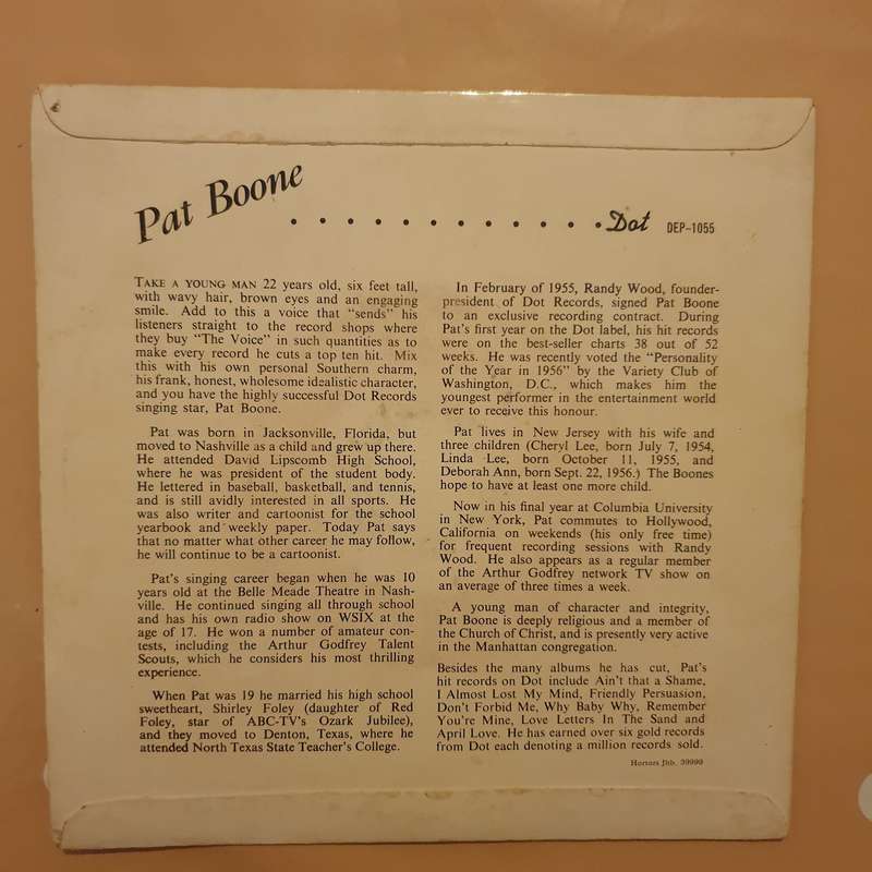 Pat Boone  A Date With Pat Boone - Vinyl 7" Record - Very-Good+ Quality (VG+)