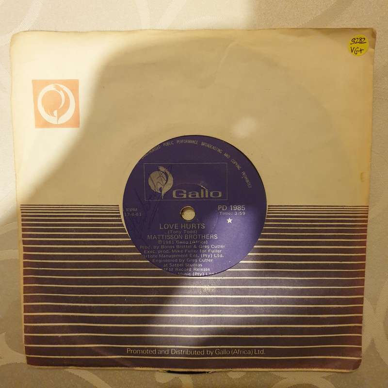 Mattisson Brothers - Love Hurts  - Vinyl 7" Record - Very-Good+ Quality (VG+)