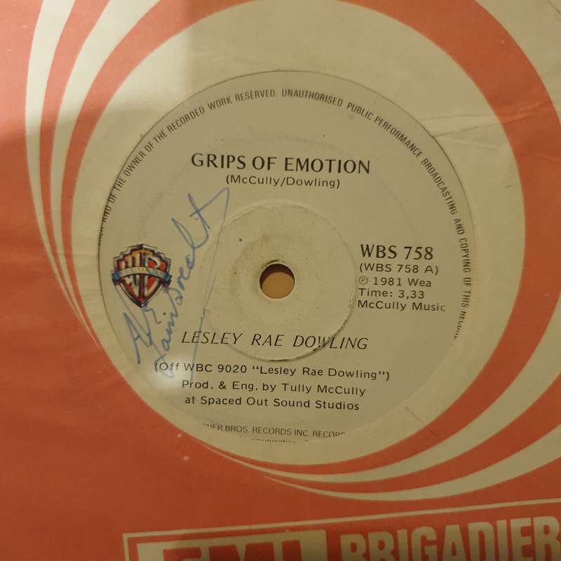 Lesley Rae Dowling  Grips of Emotion - Vinyl 7" Record - Very-Good+ Quality (VG+)
