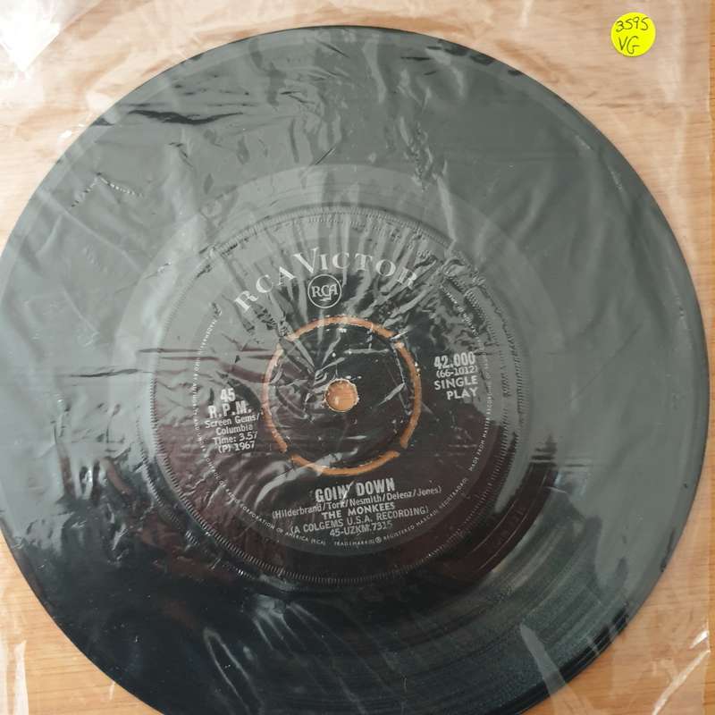 The Monkees  Daydream Believer - Vinyl 7" Record - Opened  - Very-Good Quality (VG) (vergood)