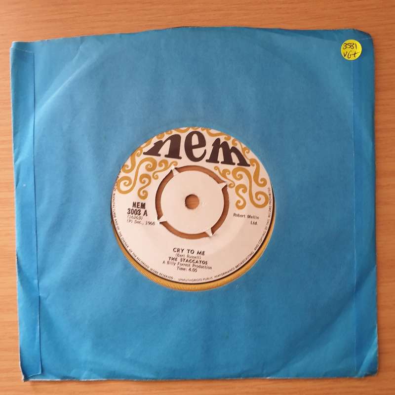 The Staccatos  Cry To Me - Vinyl 7" Record - Very-Good+ Quality (VG+)
