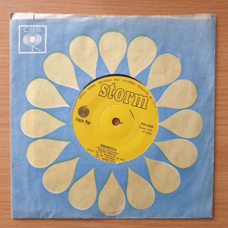 Dave Mills  Theresa / Nobody - Vinyl 7" Record - Very-Good+ Quality (VG+) (verygoodplus)
