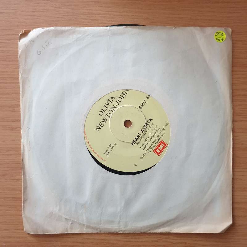 Olivia Newton -John  Heart Attack - Vinyl 7" Record - Very-Good+ Quality (VG+) (verygoodplus)