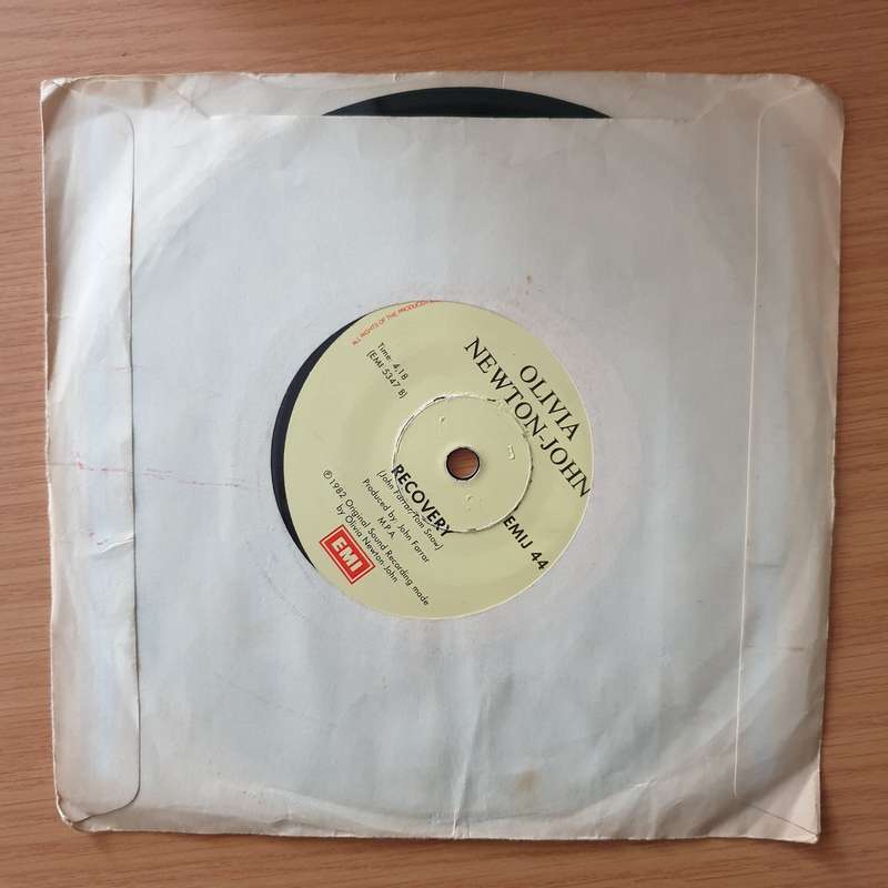 Olivia Newton -John  Heart Attack - Vinyl 7" Record - Very-Good+ Quality (VG+) (verygoodplus)