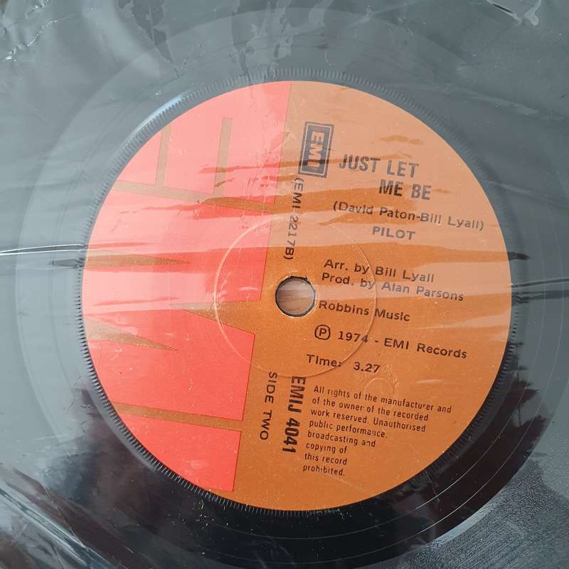 Pilot  Magic - Vinyl 7" Record - Very-Good+ Quality (VG+) (verygoodplus)