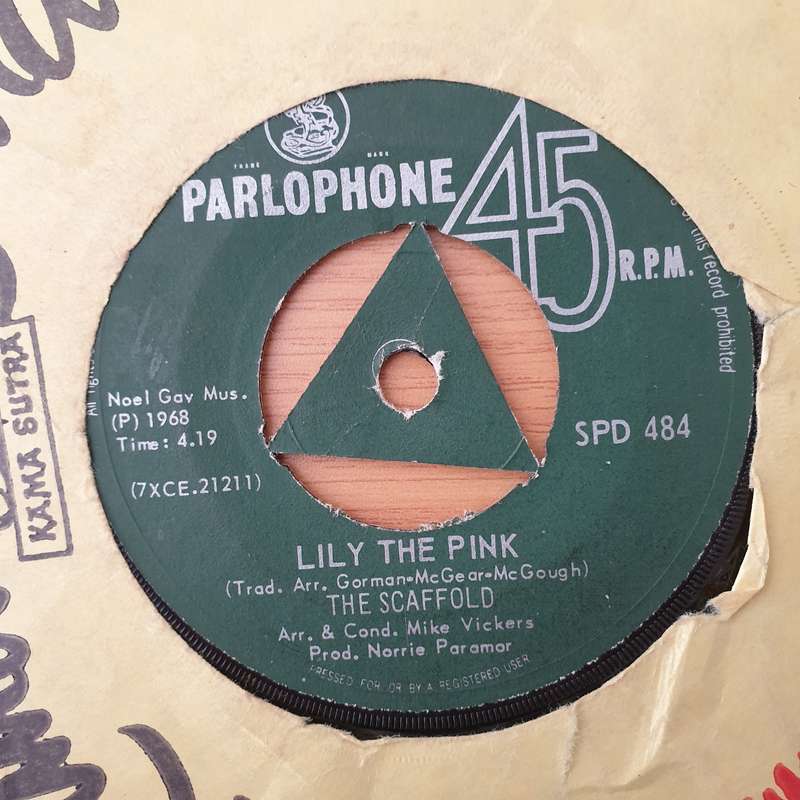 The Scaffold  Lily The Pink - Vinyl 7" Record - Very-Good+ Quality (VG+) (verygoodplus)