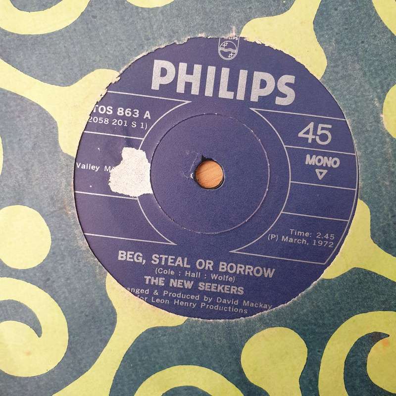 The New Seekers  Beg, Steal Or Borrow - Vinyl 7" Record - Very-Good+ Quality (VG+) (verygoodplus)