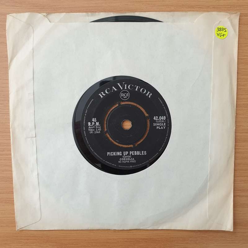 Cornelia  Picking Up Pebbles - Vinyl 7" Record - Very-Good+ Quality (VG+) (verygoodplus)