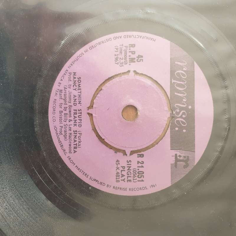 Nancy Sinatra & Frank Sinatra  Somethin' Stupid - Vinyl 7" Record - Very-Good+ Quality (VG+) (...