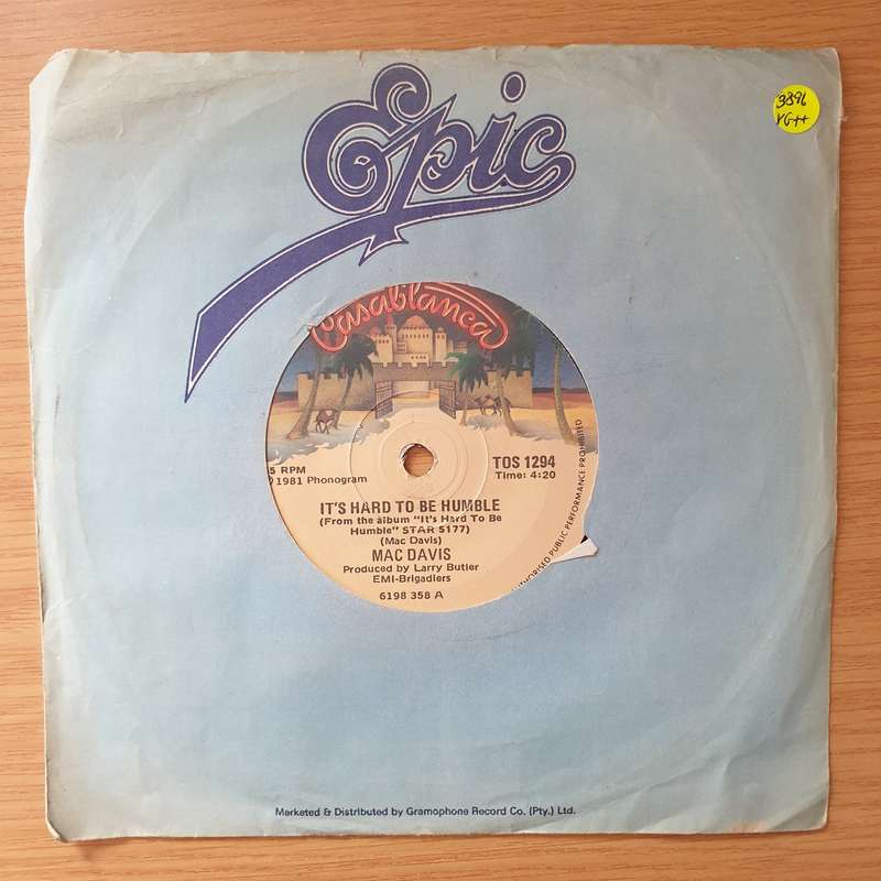 Mac Davis  It's Hard To Be Humble - Vinyl 7" Record - Very-Good+ Quality (VG+) (verygoodplus)