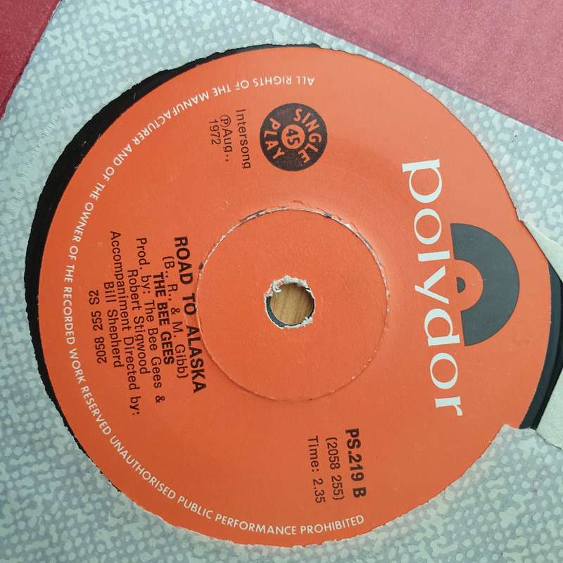 The Bee Gees  Run To Me - Vinyl 7" Record - Very-Good+ Quality (VG+) (verygoodplus)