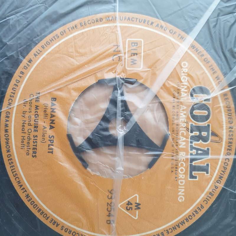 The McGuire Sisters  Sugartime / Banana Split - Vinyl 7" Record - Very-Good+ Quality (VG+) (ve...