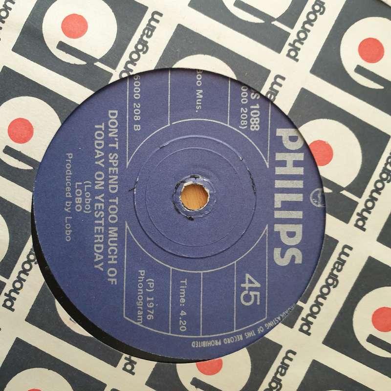 Lobo  At First Sight- Vinyl 7" Record - Very-Good+ Quality (VG+) (verygoodplus)