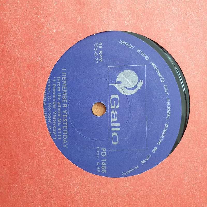 Donna Summer  Love's Unkind - Vinyl 7" Record - Very-Good+ Quality (VG+) (verygoodplus)