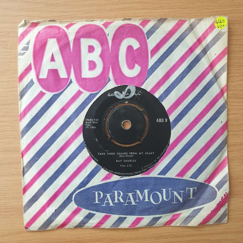 Ray Charles  Take These Chains From My Heart - Vinyl 7" Record - Very-Good+ Quality (VG+) (ver...