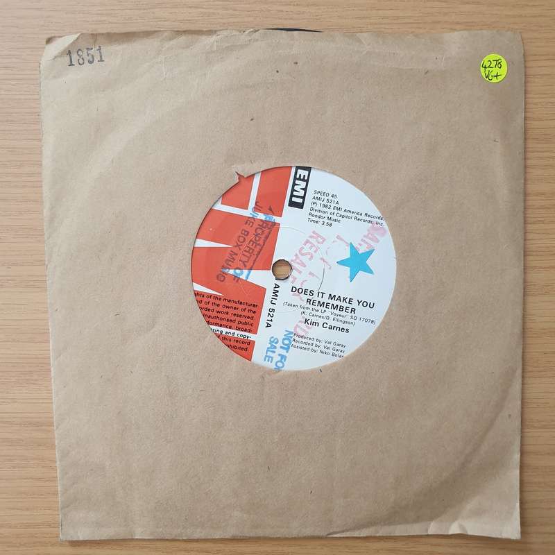 Kim Carnes  Does It Make You Remember - Vinyl 7" Record - Very-Good+ Quality (VG+) (verygoodplus)