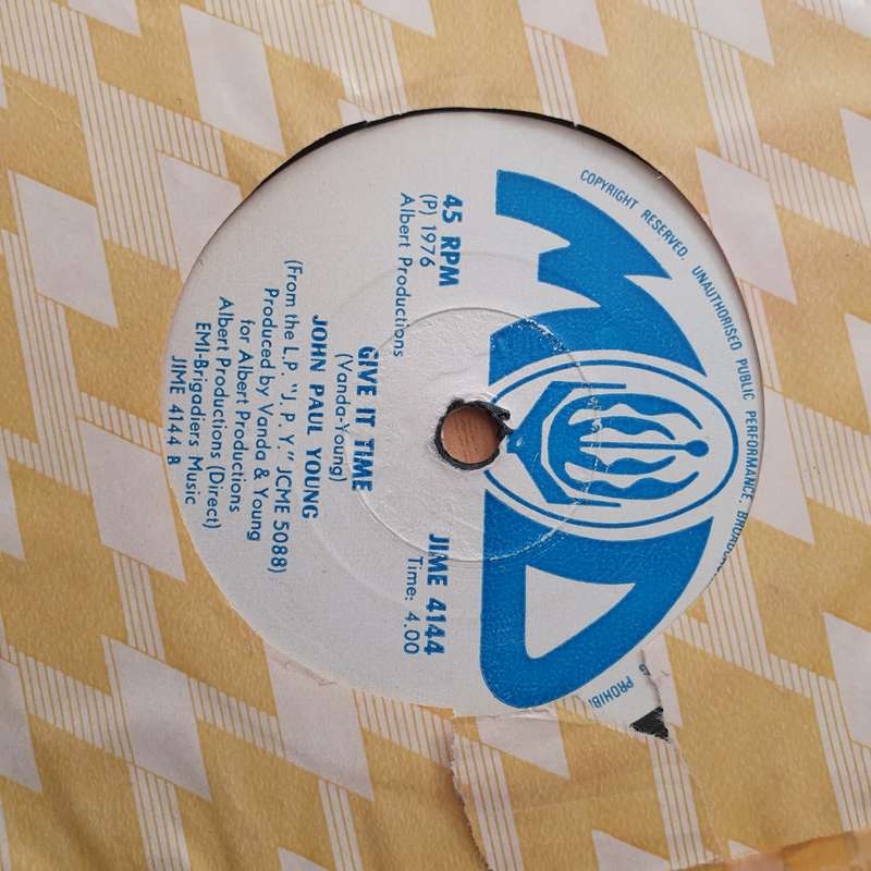 John Paul Young  Keep On Smiling (Rhodesia) - Vinyl 7" Record - Very-Good+ Quality (VG+) (very...