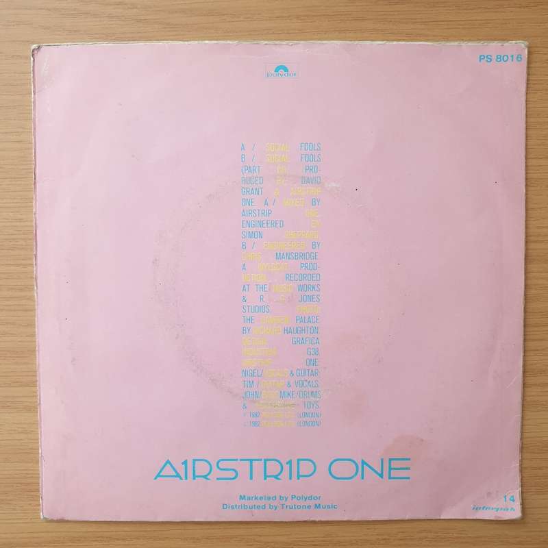 Airstrip One  Social Fools - Vinyl 7" Record - Very-Good+ Quality (VG+) (verygoodplus)