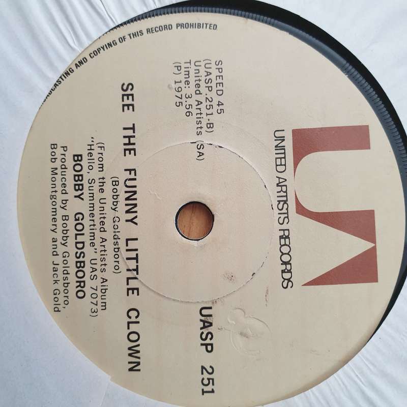 Bobby Goldsboro  Honey - Vinyl 7" Record - Very-Good+ Quality (VG+) (verygoodplus)