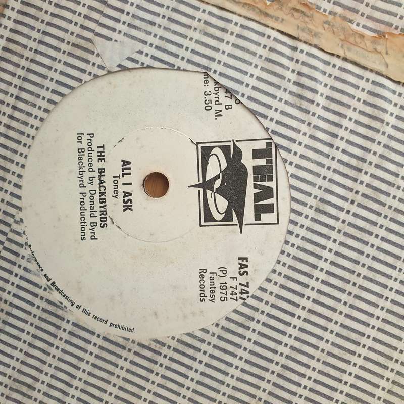 The Blackbyrds  Flying High (Rhodesia) -  Vinyl 7" Record - Very-Good+ Quality (VG+) (verygood...