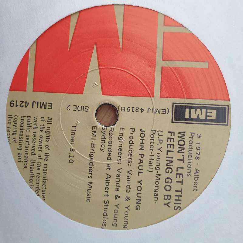 John Paul Young  Love Is In The Air -  Vinyl 7" Record - Very-Good+ Quality (VG+) (verygoodplus)