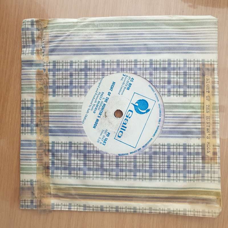 Sally Oldfield  Mirrors (Rhodesia) -  Vinyl 7" Record - Very-Good+ Quality (VG+) (verygoodplus)