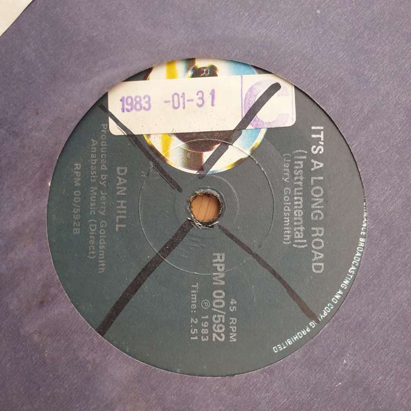 Dan Hill  It's A Long Road -  Vinyl 7" Record - Very-Good+ Quality (VG+) (verygoodplus)